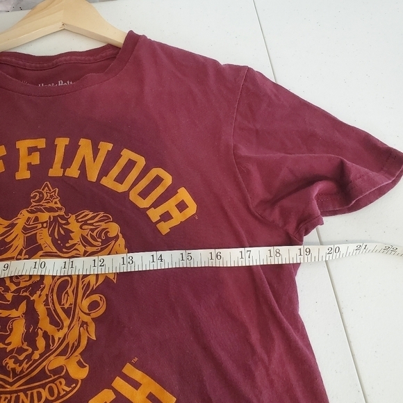 HARRY Potter‎ Tshirt Womens Medium Quidditch Graphic Tee Short sleeve Maroon - Picture 8 of 8